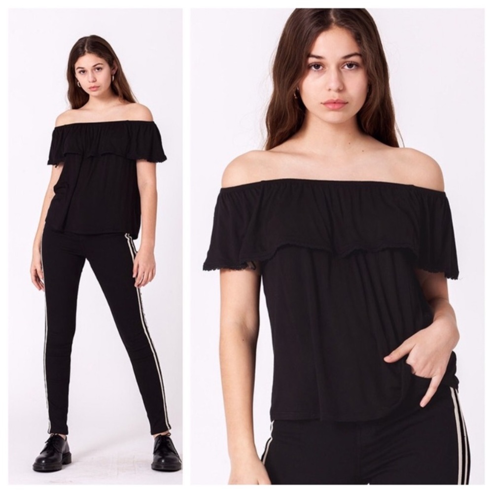 🆕 Lace trim ruffle off shoulder top
